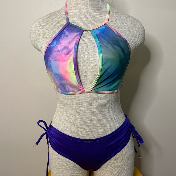 Multicolored Unique Bikini Set - Picture 2 of 4